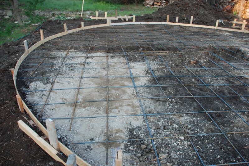 2010/05(May)/Firepit construction/800x600_2010-05-29-12 Firepit Construction.jpg